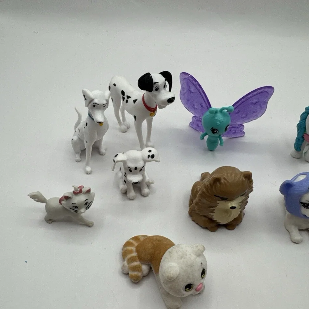Lot of 12 Small Plastic Figures Dogs Cats Dalmatians Butterfly Toys